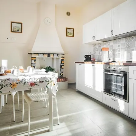 Amazing In With Kitchen *